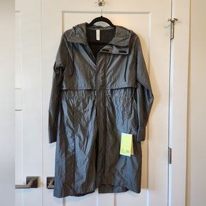 NWT size S lightweight windbreaker